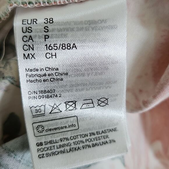 H&M Puff-sleeved Romper Size Small - Picture 8 of 8